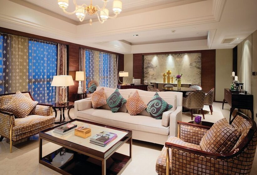 سوییت اجرایی, The Qube Hotel Shanghai Xinqiao