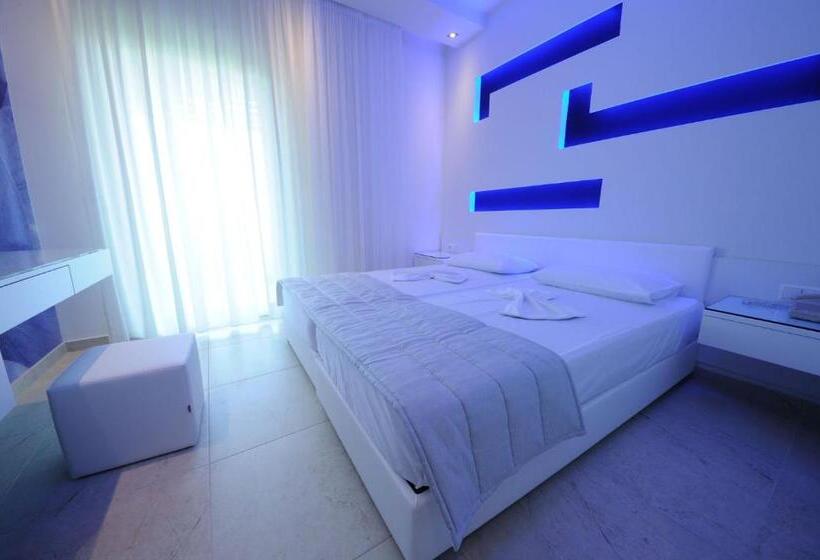 اتاق استاندارد, Louloudis Fresh Adults Only