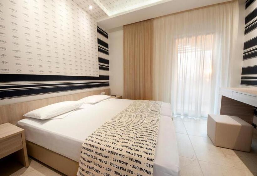 اتاق استاندارد, Louloudis Fresh Adults Only