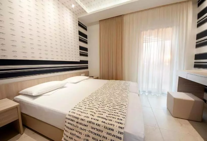 اتاق استاندارد, Louloudis Fresh Adults Only