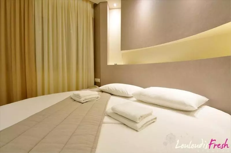 سوییت, Louloudis Fresh Adults Only