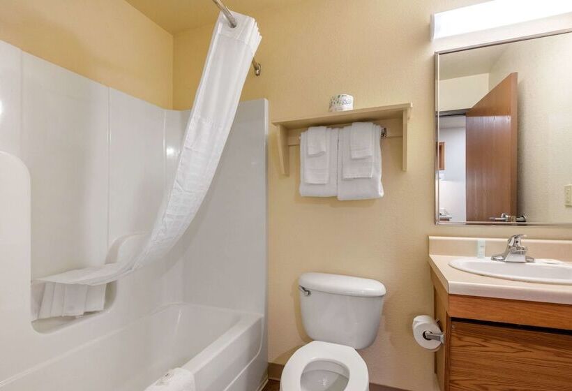 带2个双人床的标准工作室, Suburban Studios Huntsville University Area