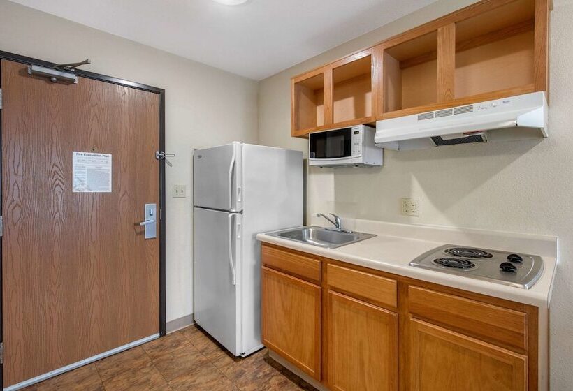 Номер Стандарт 2 Двуспальные Кровати, Suburban Studios Huntsville University Area