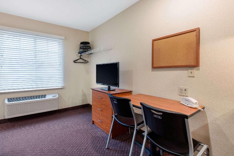 Номер Стандарт, Suburban Studios Huntsville University Area