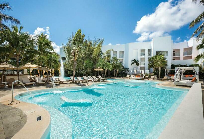 キングサイズベッドのクラブルーム, Grand Oasis Tulum Riviera