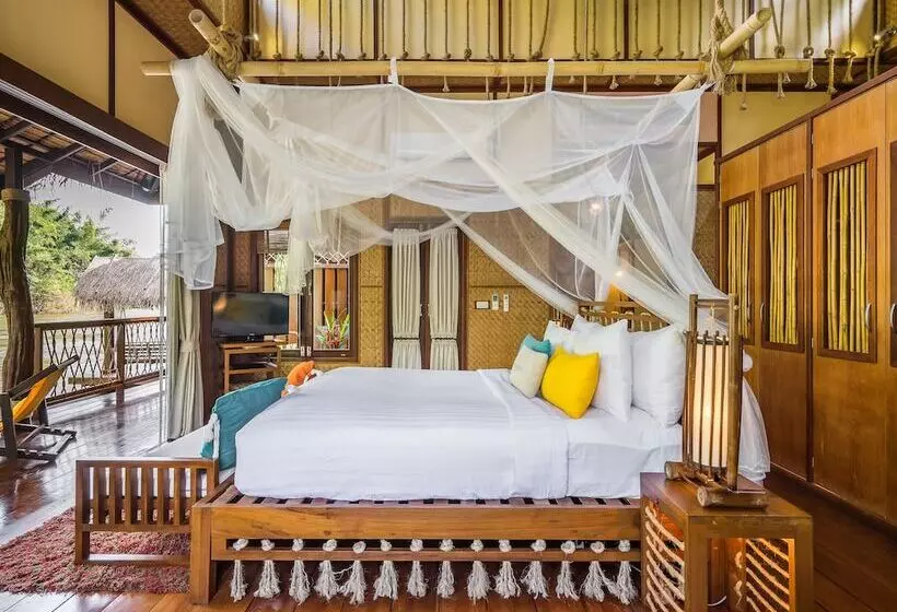 ویلای 1 خوابه, The Float House River Kwai