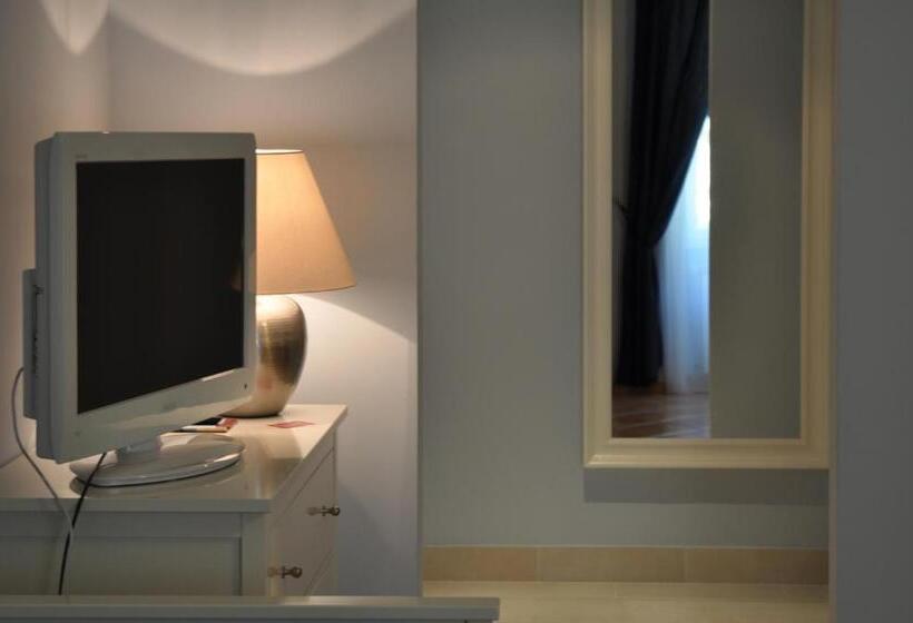 Camera Familiare, Quodlibet