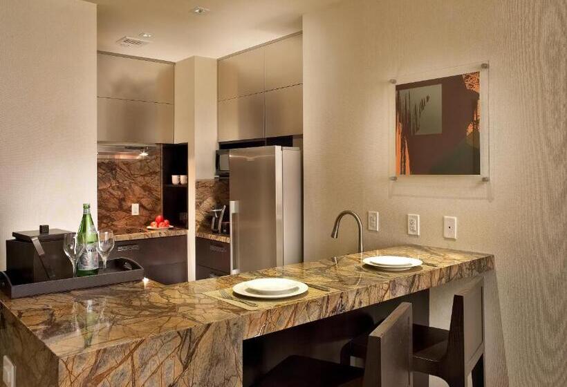 Люкс Мастер, Eb Hotel Miami Airport