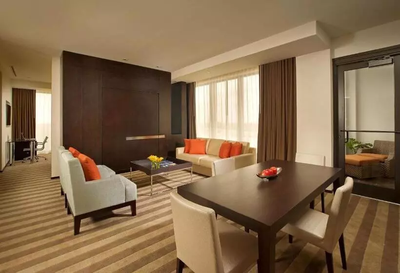 マスタースイートルーム, Eb Hotel Miami Airport