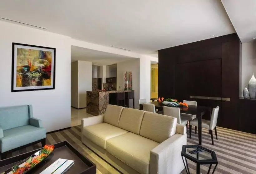 マスタースイートルーム, Eb Hotel Miami Airport