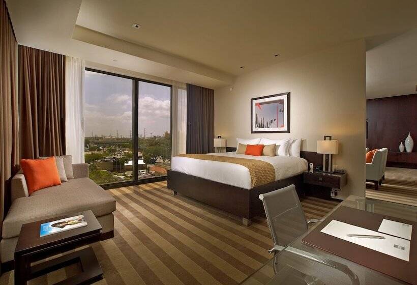 마스터 스위트, Eb Hotel Miami Airport