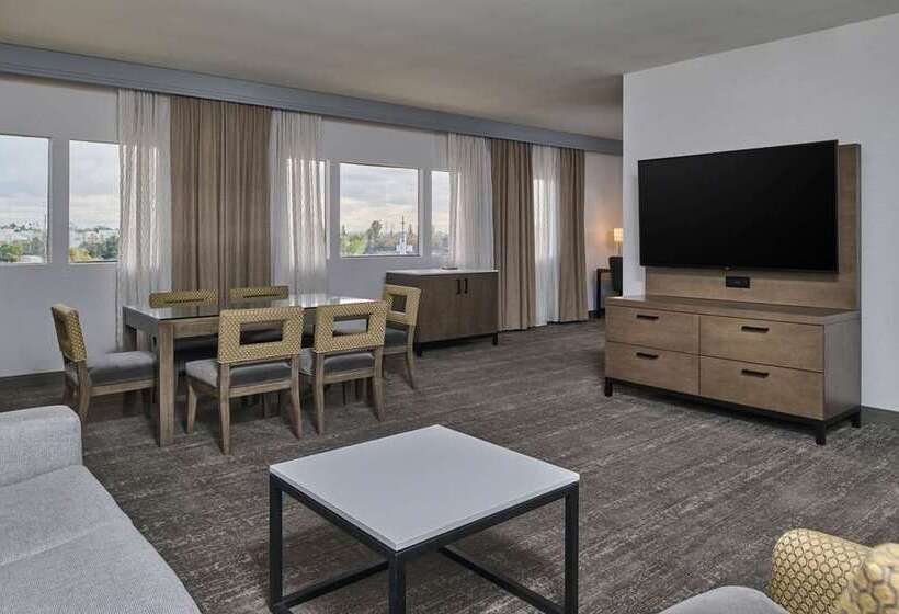 سوئیت با تخت بزرگ, Embassy Suites Chattanooga / Hamilton Place