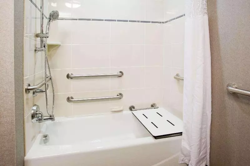キングサイズベッドのスタンダードルーム, Hampton Inn & Suites Chapel Hillcarrboro/downtown