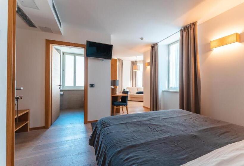 חדר סופריור לארבעה, Albergo Caffe Centrale