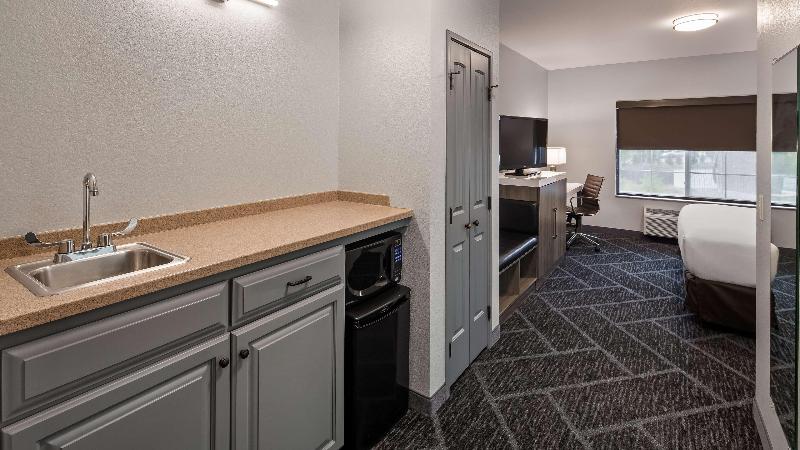 סוויטה מותאמת לאדם עם מוגבלויות, Best Western Plus Appleton Airport Mall