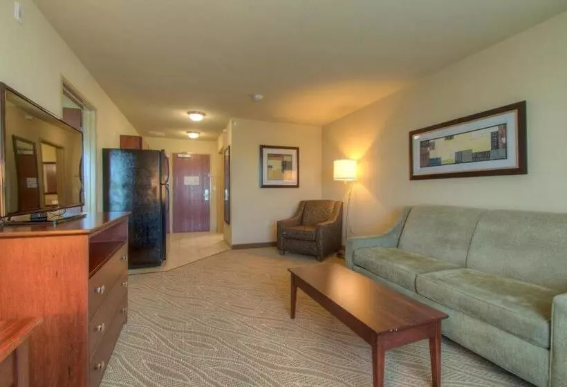 キングサイズベッドのスイートルーム, Cobblestone Inn & Suites   Holyoke