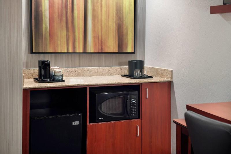 سوییت, Courtyard By Marriott Raleigh Cary