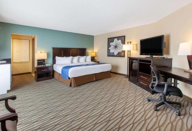 Номер Superior, Days Inn By Wyndham Petoskey
