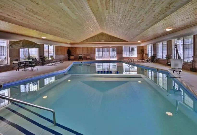 身障者適用キングサイズベッドルーム, Days Inn By Wyndham Petoskey