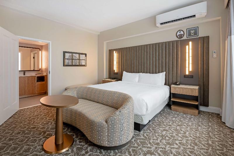 اتاق استاندارد با تخت بزرگ, Flor Tampa Downtown, Tapestry Collection By Hilton