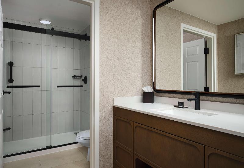 غرفة قياسية سرير كينج, Flor Tampa Downtown, Tapestry Collection By Hilton