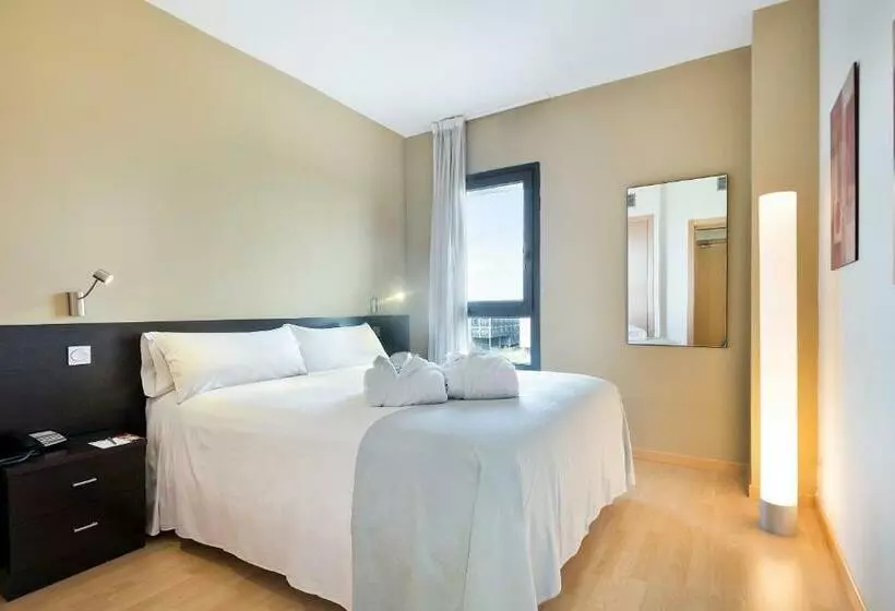 سوئیت جونیور پریمیوم, Madrid Airport Suites, Affiliated By Meliá