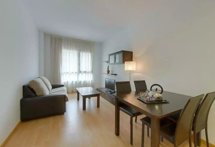 سوئیت جونیور پریمیوم, Madrid Airport Suites, Affiliated By Meliá