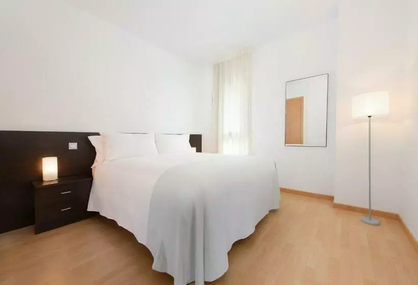 سوئیت جونیور پریمیوم, Madrid Airport Suites, Affiliated By Meliá