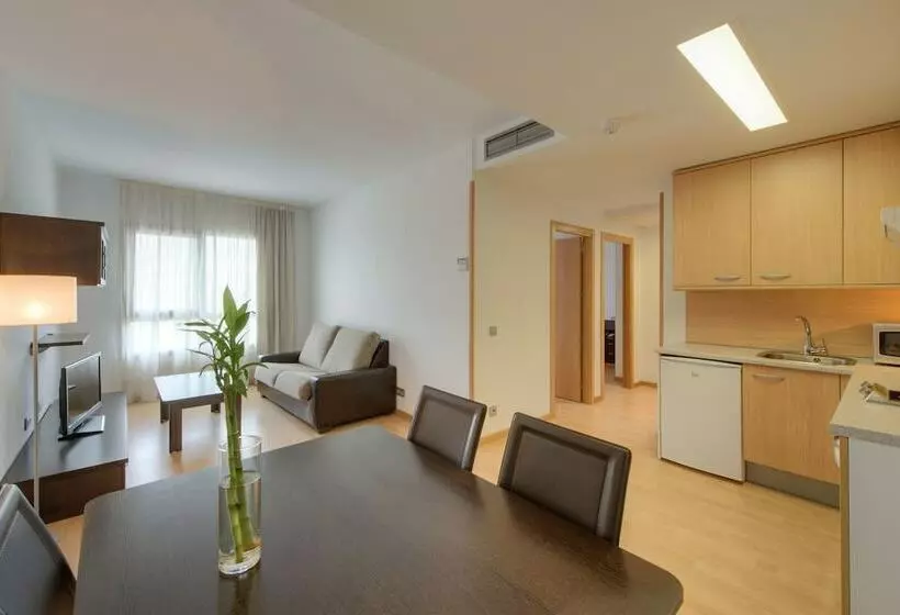 سوئیت جونیور پریمیوم, Madrid Airport Suites, Affiliated By Meliá
