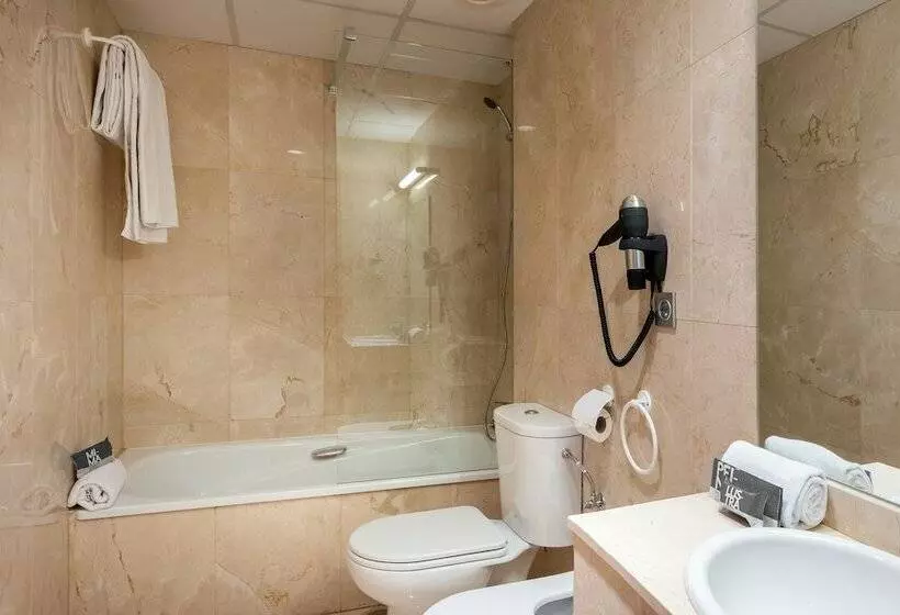 سوئیت جونیور پریمیوم, Madrid Airport Suites, Affiliated By Meliá