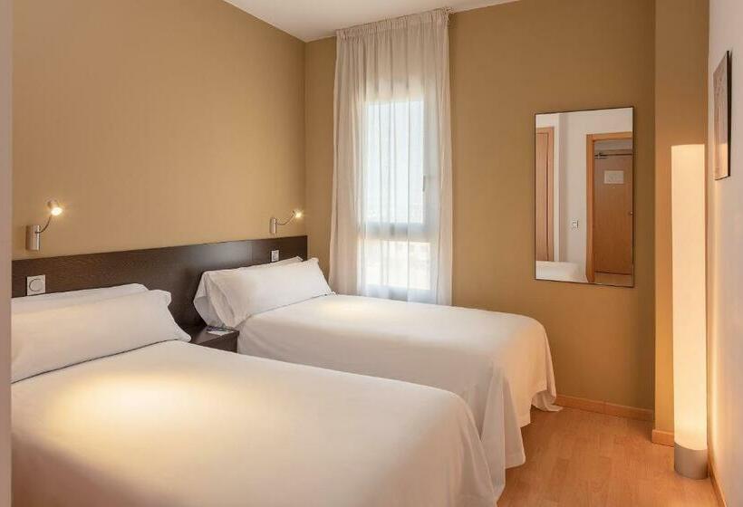 جناح جونيور, Madrid Airport Suites, Affiliated By Meliá