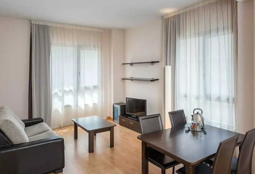 سوییت جونیور, Madrid Airport Suites, Affiliated By Meliá