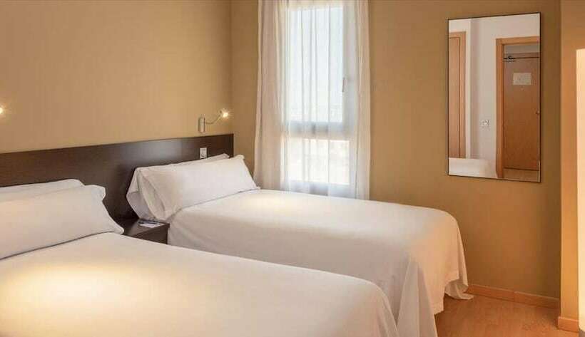 جناح جونيور, Madrid Airport Suites, Affiliated By Meliá