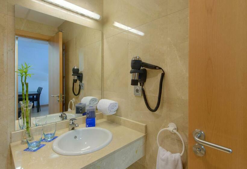 غرفة عائلية, Madrid Airport Suites, Affiliated By Meliá