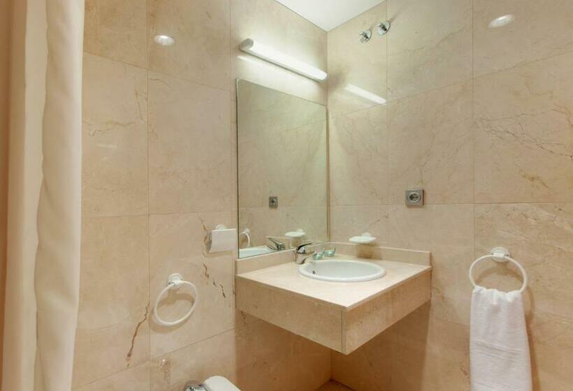 غرفة عائلية, Madrid Airport Suites, Affiliated By Meliá