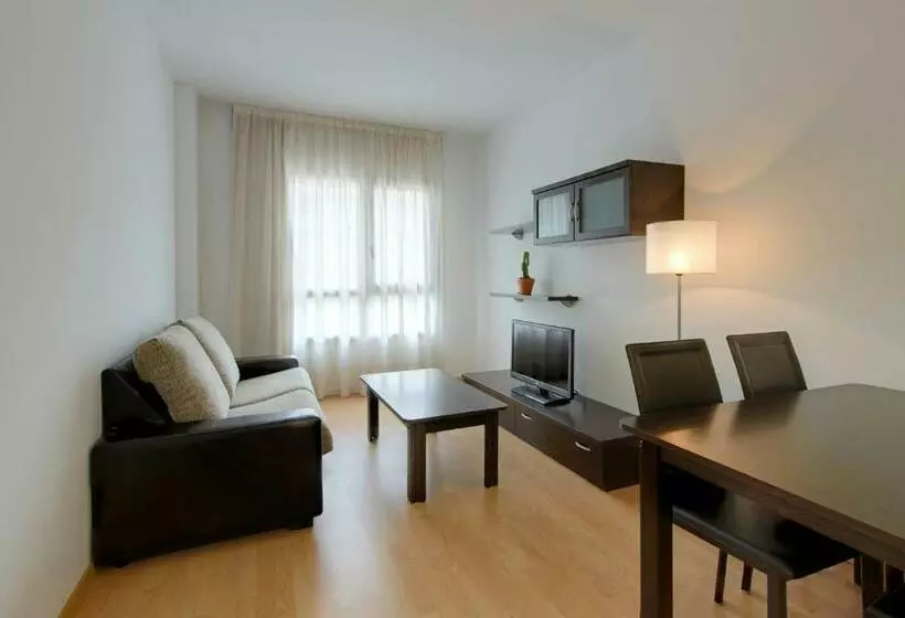 اتاق خانوادگی, Madrid Airport Suites, Affiliated By Meliá