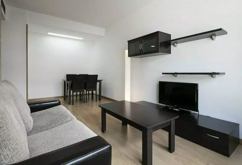 اتاق خانوادگی, Madrid Airport Suites, Affiliated By Meliá