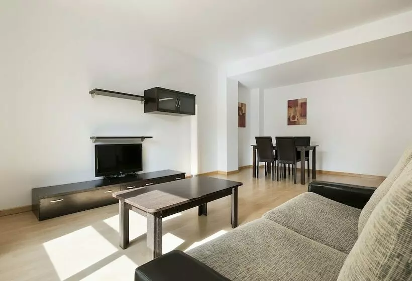 اتاق خانوادگی, Madrid Airport Suites, Affiliated By Meliá