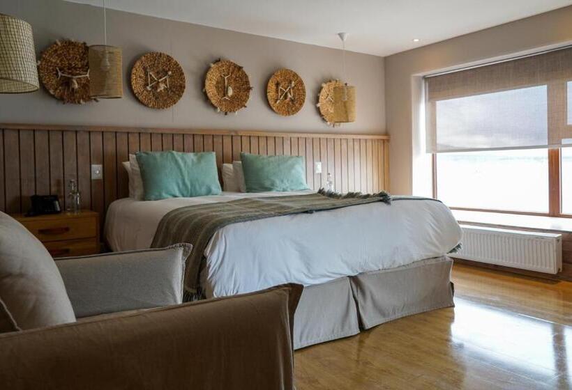 جناح جونيور, Noi Indigo Patagonia