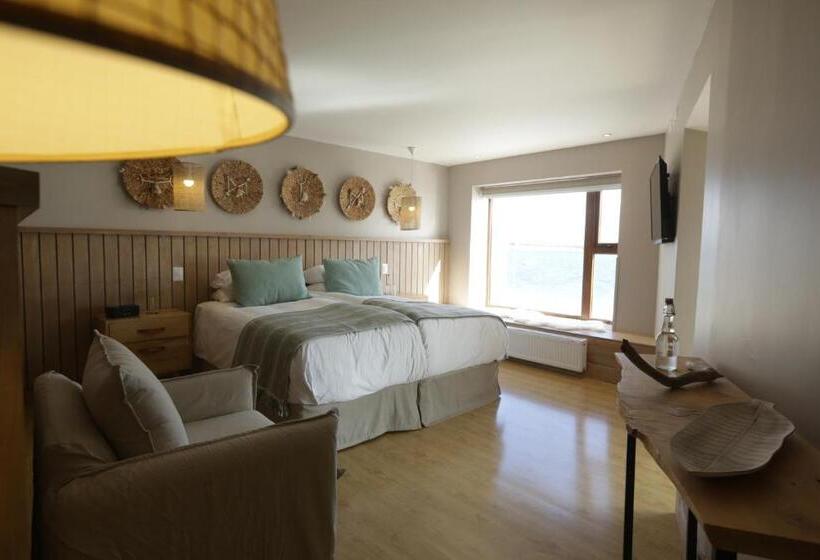 جناح جونيور, Noi Indigo Patagonia