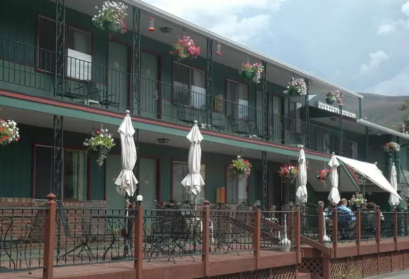 クイーンサイズベッドのスタンダードルーム, Western Riviera Lakeside Lodging