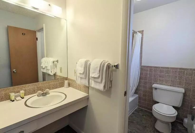クイーンサイズベッドのスタンダードルーム, Western Riviera Lakeside Lodging