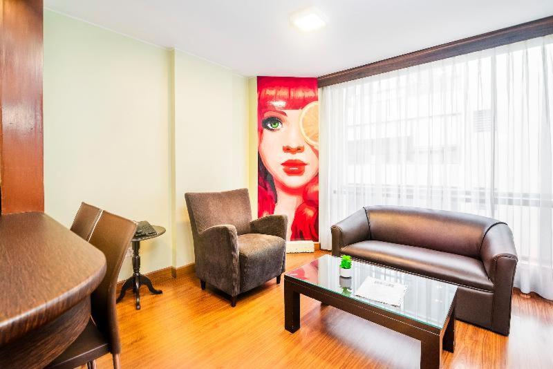 Quarto Estandar, Lloyds Apartasuites Parque 93