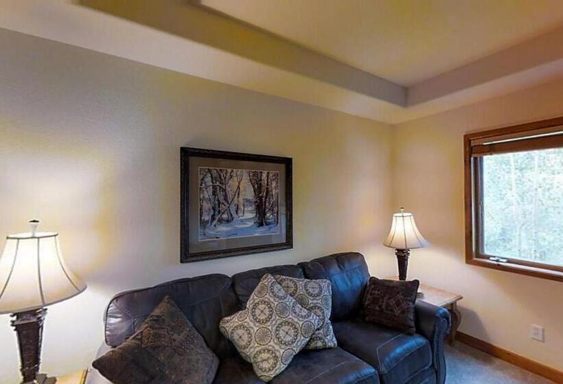 شقة غرفة واحدة, Romance At Riverbends  Snowflake Lift