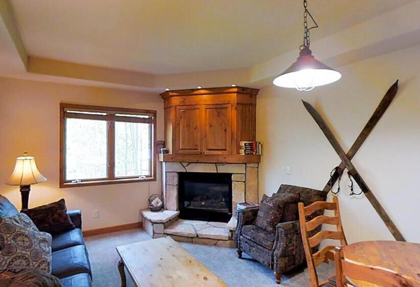 شقة غرفة واحدة, Romance At Riverbends  Snowflake Lift