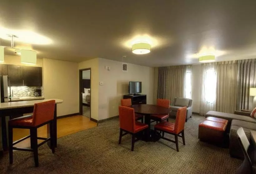 キングサイズベッドのスイートルーム, Staybridge Suites Midvale, An Ihg