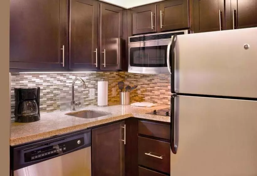 身障者適用キングサイズベッドルーム, Staybridge Suites Midvale, An Ihg
