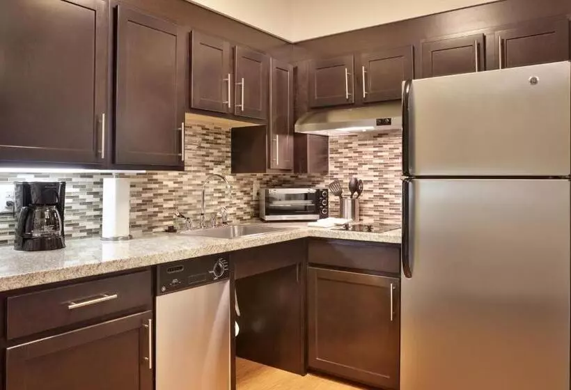 キングサイドベッドのスタンダードワンルーム, Staybridge Suites Midvale, An Ihg