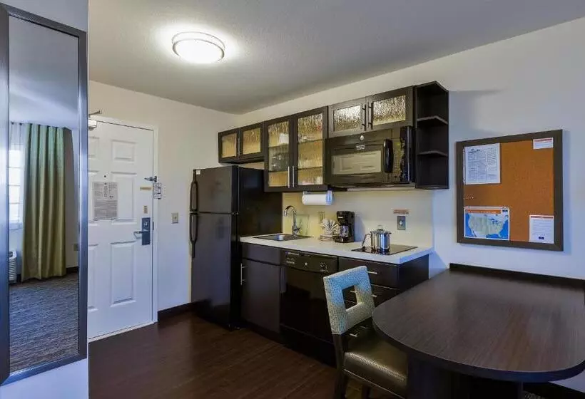 キングサイドベッドのスタンダードワンルーム, Candlewood Suites Tucson, An Ihg