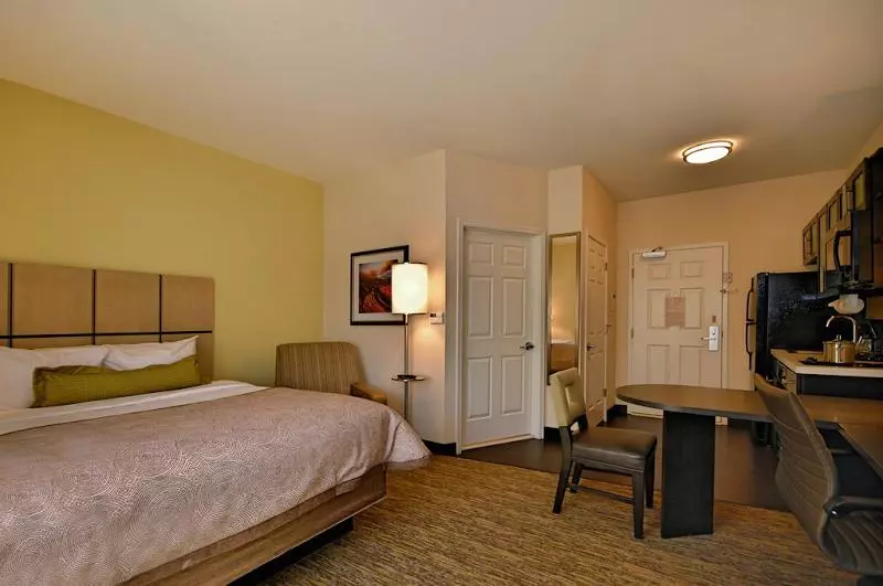 キングサイドベッドのスタンダードワンルーム, Candlewood Suites Tucson, An Ihg